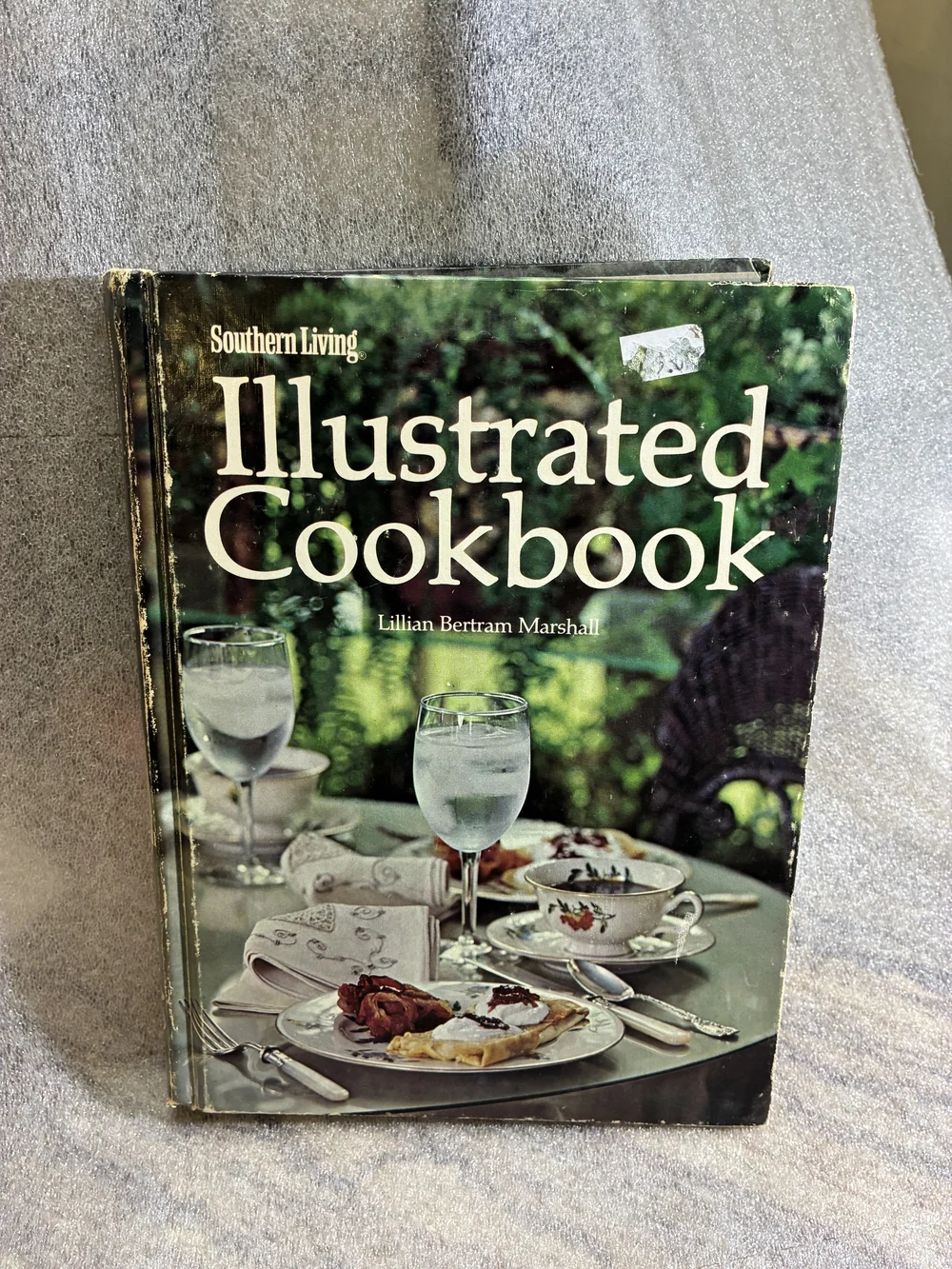 Southern Living Illustrated Cookbook - Green Garden Cover